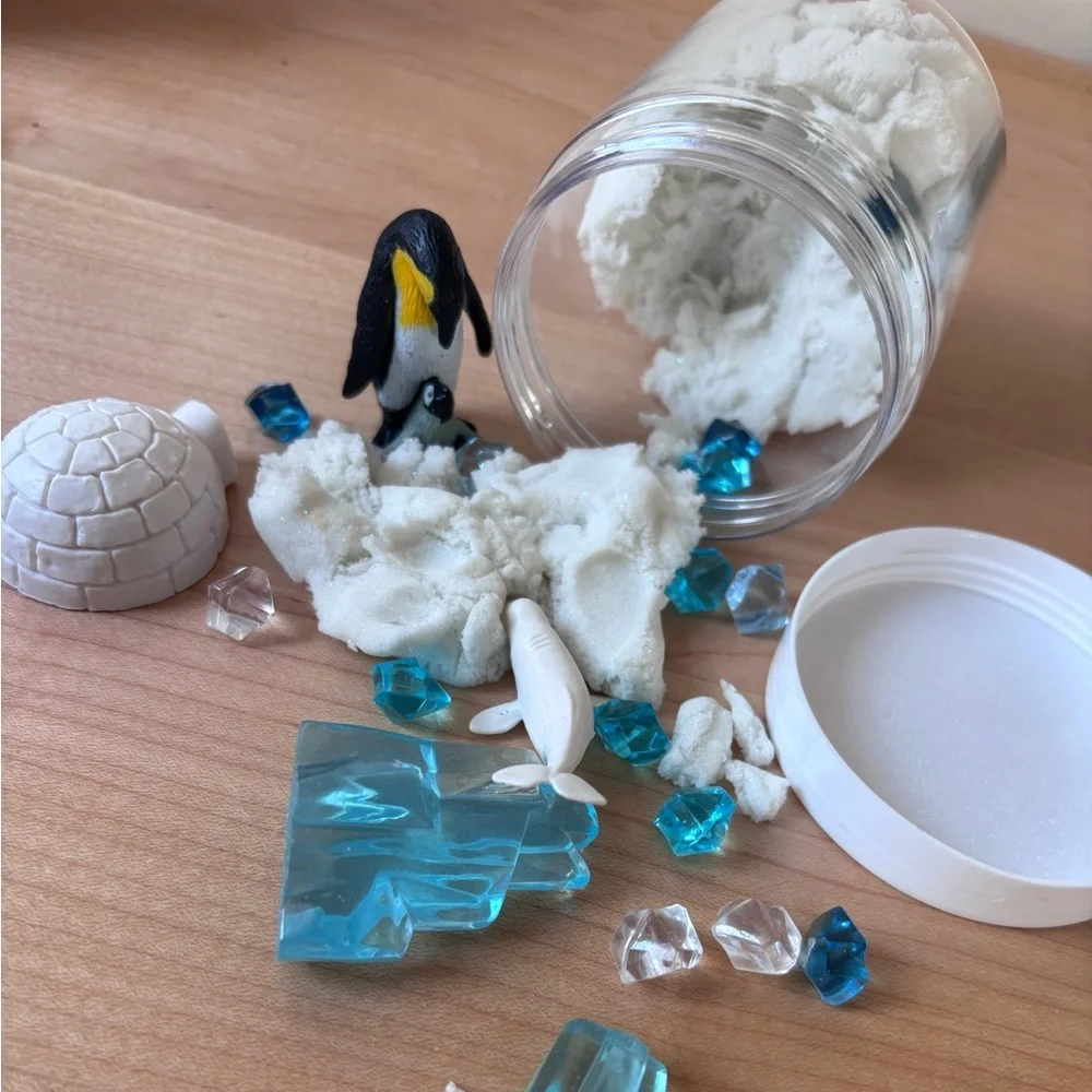 Arctic‎ Themed Kinetic San Jar